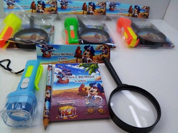 Kit Bloquinho + Mini Lápis + Lanterna + Lupa Mickey Pirata