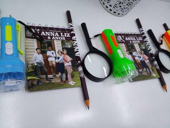 Kit Bloquinho + Mini Lápis + Lanterna + Lupa Super Detetives
