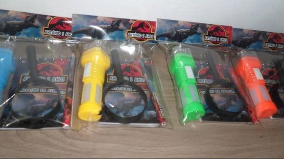 Kit Bloquinho + Mini Lápis + Lanterna + Lupa Tema Dinossauro