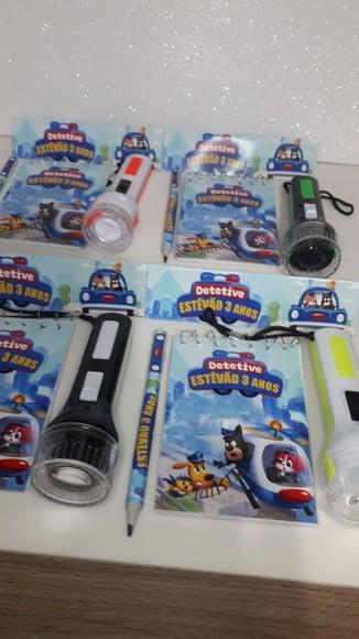 Kit Bloquinho + Mini Lápis + Lanterna Tema Detetives