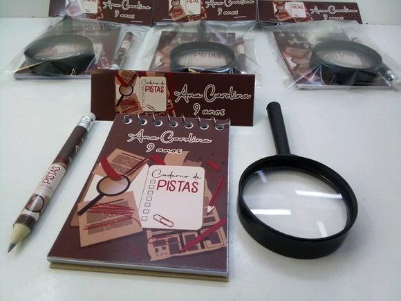 Kit Bloquinho +mini Lápis+ Lupa Tema Scape Room