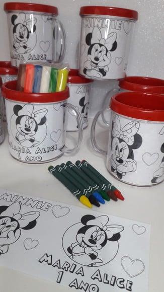 Kit Caneca com Desenho + Giz + 6 Massinhas + 3 Cortadores