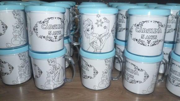 Kit Caneca com Desenho + Giz de Cera com 6 Cores Tema Fozen