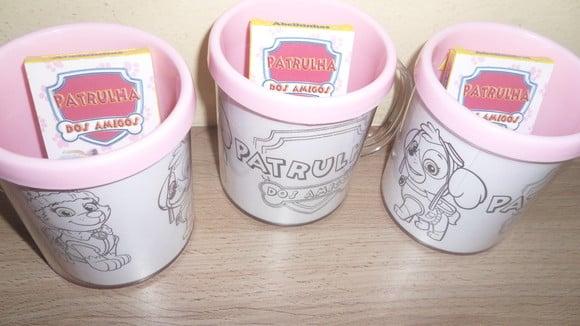 Kit Caneca com Desenho + Giz de Cera Tema Patrulha Canina