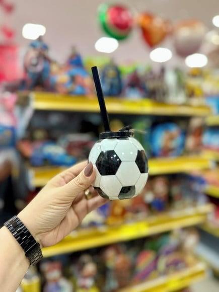 Kit Copo Bola com Tampa e Canudo 300 ml Tema Futebol