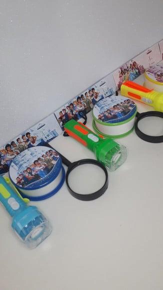 Kit Copo Retratil + Mini Lanterna + Lupa Qualquer Tema
