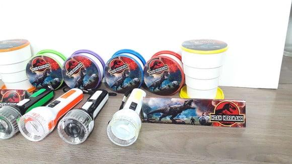 Kit Copo Retratil + Mini Lanterna Personalizado Dinossauro