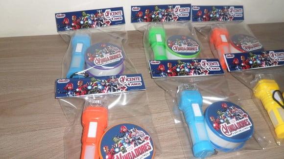 Kit Copo Retratil + Mini Lanterna Personalizado Vingadores