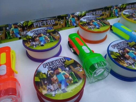 Kit Copo Retratil + Mini Lanterna Tema Minicraft