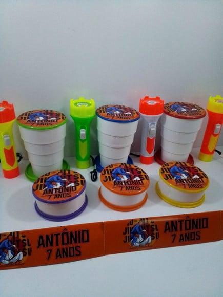Kit Copo Retratil + Mini Lanterna Tema Juijdsu