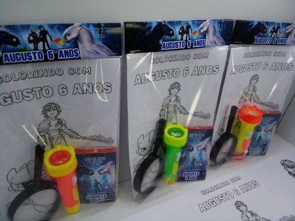 Kit de Desenhos para Colorir + Giz de Cera + Lanterna + Lupa