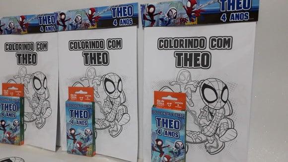 Kit de Desenhos para Colorir com Giz de Cera Aranha Verso