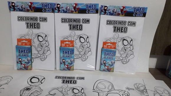 Kit de Desenhos para Colorir com Giz de Cera Aranha Verso