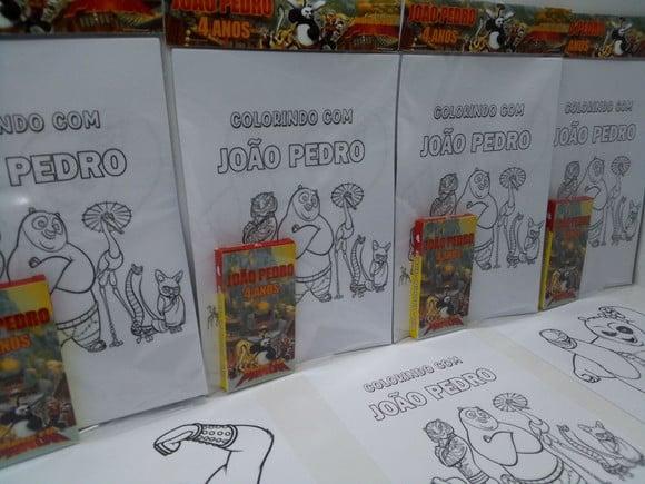 Kit de Desenhos para Colorir com Giz de Cera Kung Fu Panda