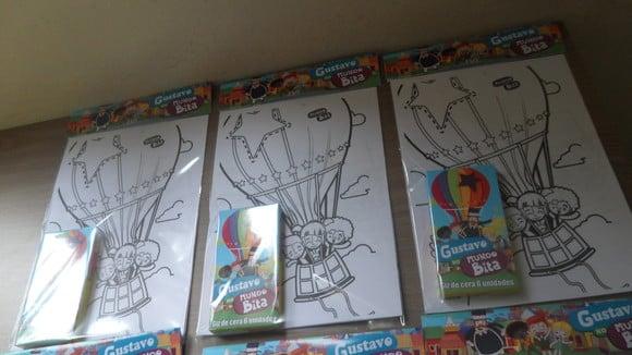 Kit de Desenhos para Colorir com Giz de Cera Mundo Bita