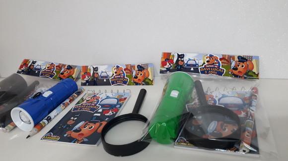 Kit Detetive Labrador Bloquinho+mini Lápis+lanterna+lupa