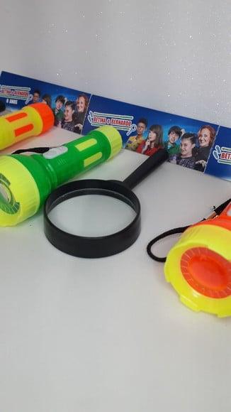 Kit Detetive Lanterna e Lupa Personalizado