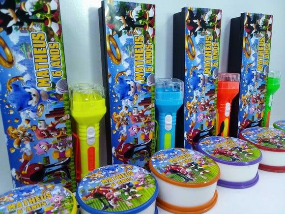 Kit Domino + Copo Retrátil + Lanterna Tema Sonic