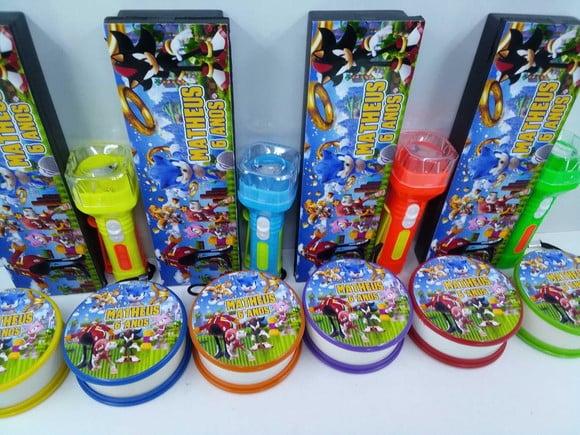 Kit Domino + Copo Retrátil + Lanterna Tema Sonic
