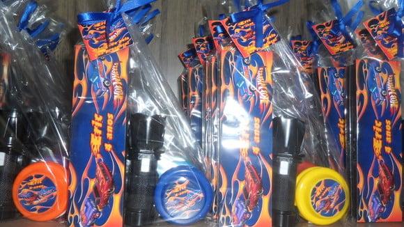 Kit Domino + Ioio + Lanterna Personalizado Tema Hot Wheels