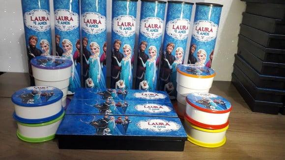 Kit Dominó + Pega Varetas + Copo Retratil Tema Frozen
