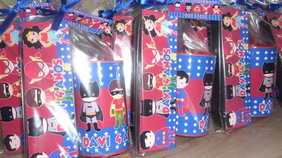Kit Domino e Cofre Super Heróis
