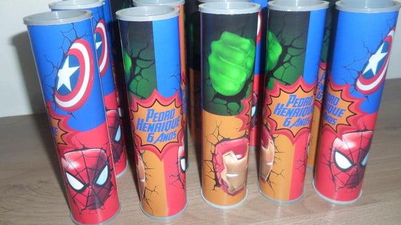 Kit Domino e Pega Varetas Super Herois