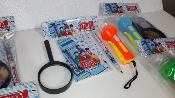 Kit Dpa Bloquinho + Mini Lápis + Lanterna + Lupa