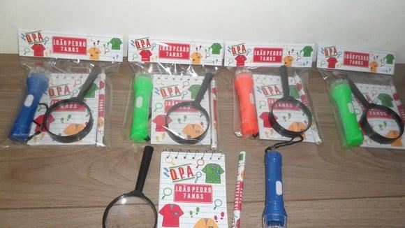 Kit Dpa Bloquinho + Mini Lápis + Lanterna + Lupa