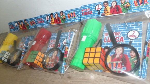 Kit Dpa Bloquinho + Mini Lápis + Lanterna + Lupa + Mini Cubo