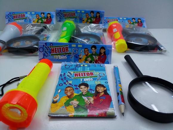 Kit Dpa Bloquinho+mini Lápis+lanterna+lupa