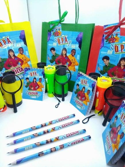 Kit Dpa Sacolinha+binoculo+lanterna+lupa+bloquinho+lápis