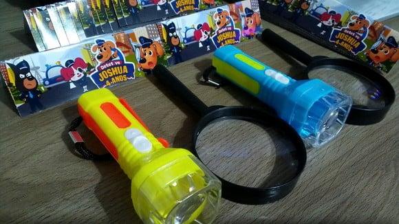 Kit Lanterna e Lupa Tema Detetive Labrador