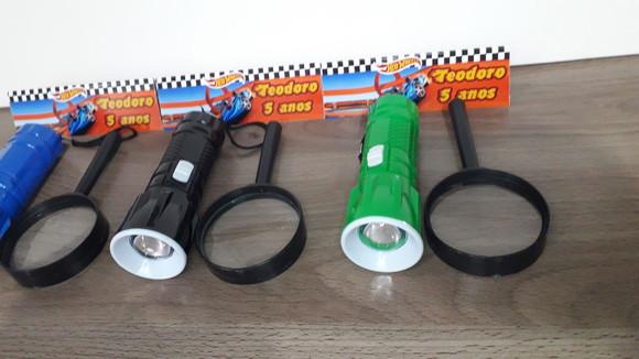 Kit Lanterna e Lupa Tema Hot Wheels