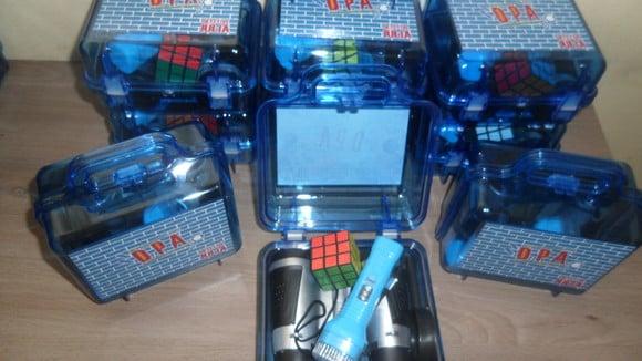 Kit Maletinha + Mini Cubo + Binóculo + Lanterna Detetive