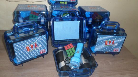 Kit Maletinha + Mini Cubo + Binóculo + Lanterna Detetive