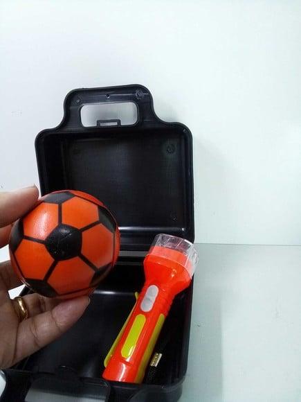 Kit Maletinha Plastica + Lanterna + Mini Bola Personalizada