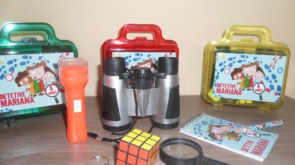 Kit Maletinha+binoculo+lanterna+lupa+bloco+mini Lápis+cubo