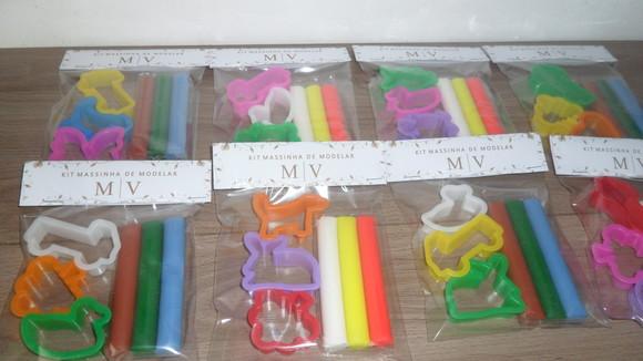 Kit Massinha de Modelar com 3 Cores + 3 Cortadores