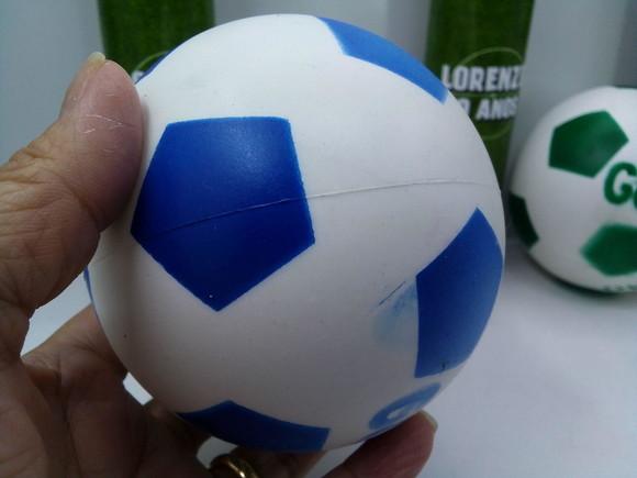 Kit Pega Vareta + Mini Bola Tipo Dente de Leite Tema Futebol