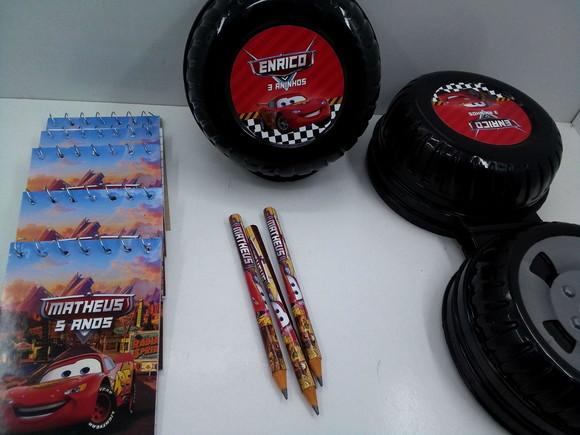Kit Pote em Formato de Roda + Bloquinho + Mini Lãpis