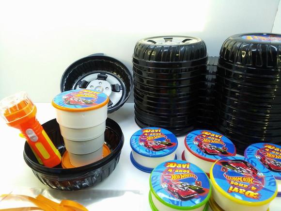 Kit Pote Roda + Copo Retratil + Lanterna Hot Wheels