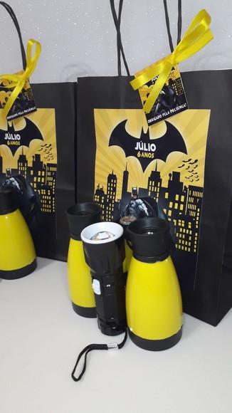 Kit Sacolinha + Binóculo + Lanterna Tema Batman