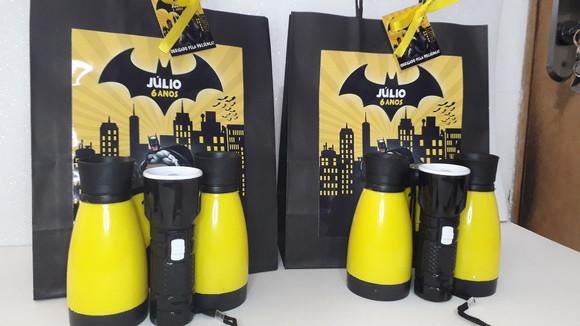 Kit Sacolinha + Binóculo + Lanterna Tema Batman