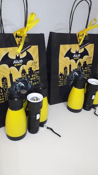 Kit Sacolinha + Binóculo + Lanterna Tema Batman