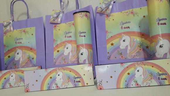 Kit Sacolinha + Domino + Pega Varetas Unicornio
