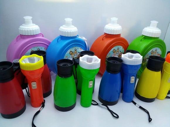 Kit Squeeze + Binoculo +lanterna + Sacolinha Tema Safari