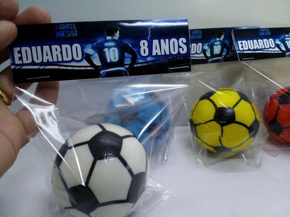 Mini Bola Macia Tamanho 6x6cm Tema Futebol