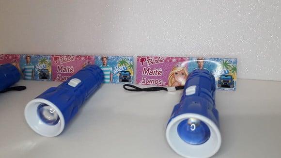 Mini Lanterna de Plástico Sortidas Lapela Tema Barbi e Ken