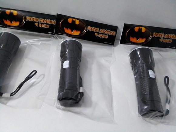Mini Lanterna de Plástico Sortidas Lapela Tema Batman